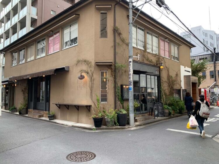 店の外観