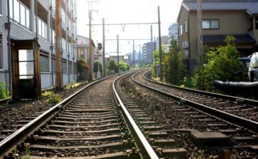 騒音に悩まされないために。線路沿い・道路沿いの物件を選ぶコツ