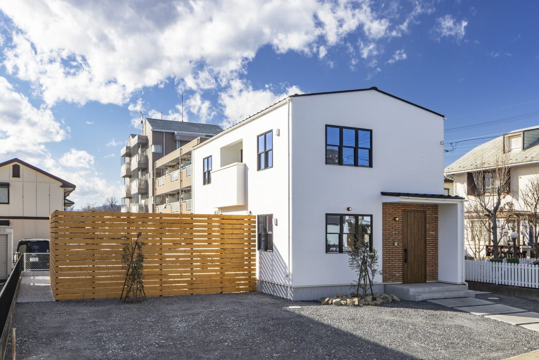 期間限定モデルハウス 前橋市元総社町リビングと庭をつなぐ、緑のある暮らし『Courthouse Style』のナチュラルなおうち